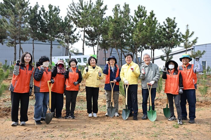 임병택 시흥시장, “식목일을 맞아 1...